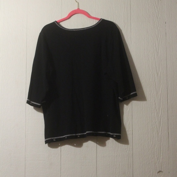 BLACK TOP WITH WHITE SAILBOAT & LONG SKIRT - Picture 3 of 7